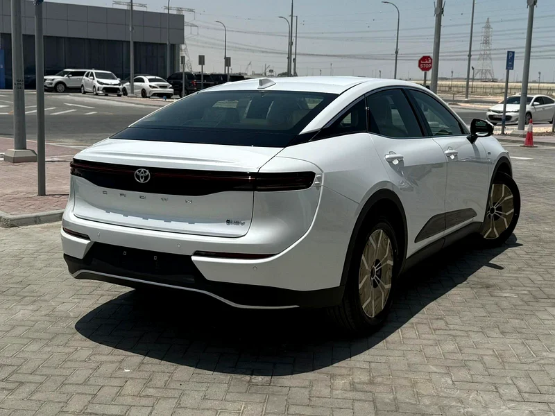 Toyota Crown Hybrid 202563138715370113113
