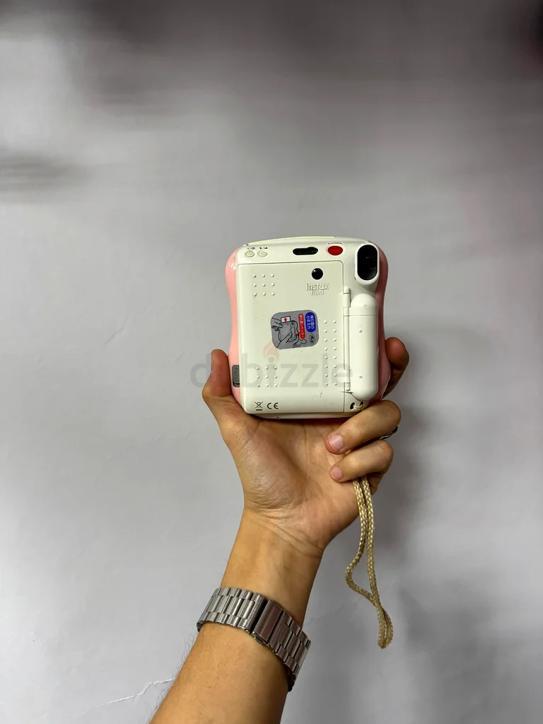Captivating Memories Await with this Fujifilm Instax Mini2563235112359299112