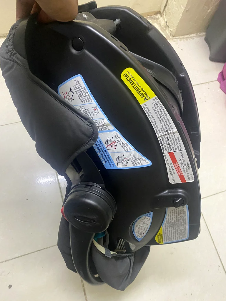 Graco Snugride 30 Infant car seat63203187194114114
