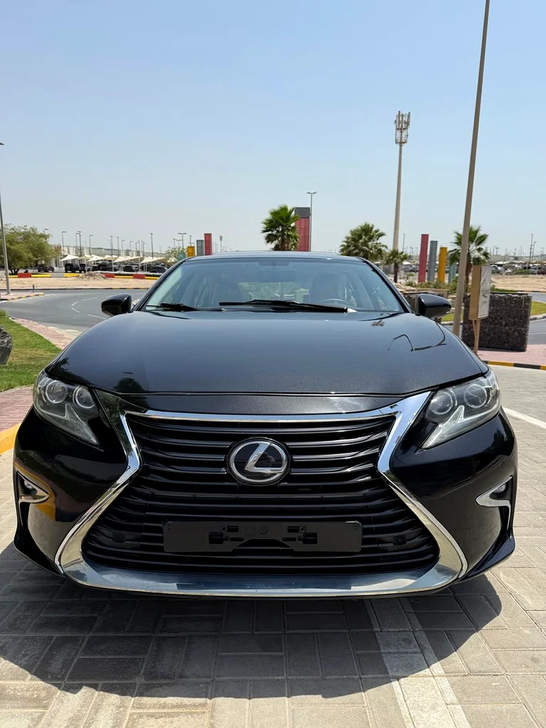 LEXUS ES350 2018 GCC FULL OPTION WITH SUNROOF CROSS CONTROL LEATHER SEATS VERY CLEAN CAR GOOD CONDITION63168494931330113