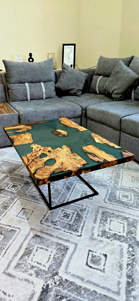 Handcrafted Emerald Resin  Natural Wood Table62863818710147112