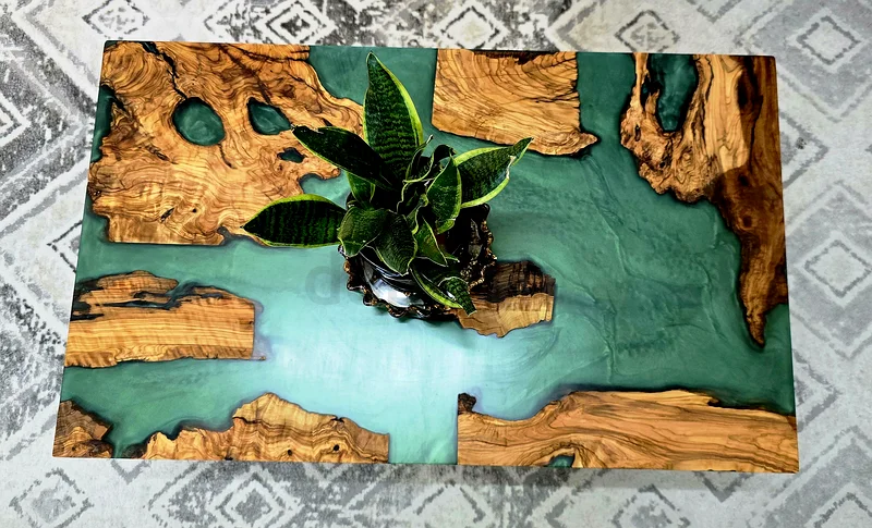 Handcrafted Emerald Resin  Natural Wood Table62863818710147114