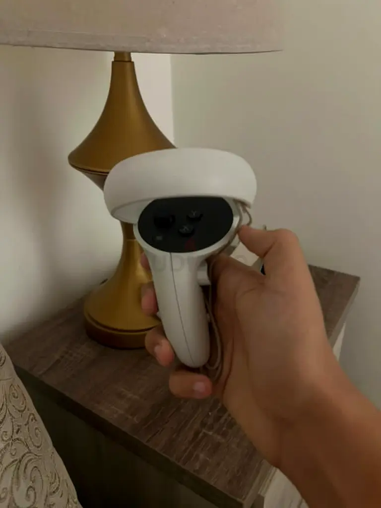 Oculus quest 2 for sale 1.2k with many games