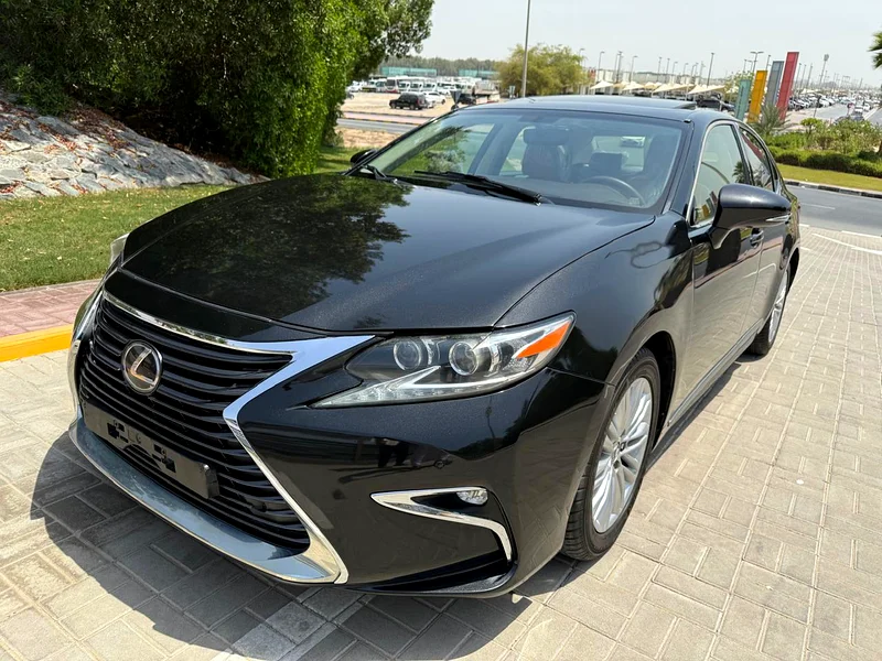 LEXUS ES350 2018 GCC FULL OPTION WITH SUNROOF CROSS CONTROL LEATHER SEATS VERY CLEAN CAR GOOD CONDITION63168494931330114
