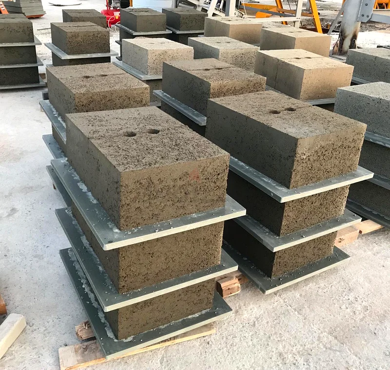 Concrete Blocks63219835877762112