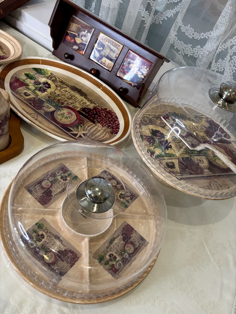 إكسسوارات مطبخ كلاسيكية بلون بني63215376371715113