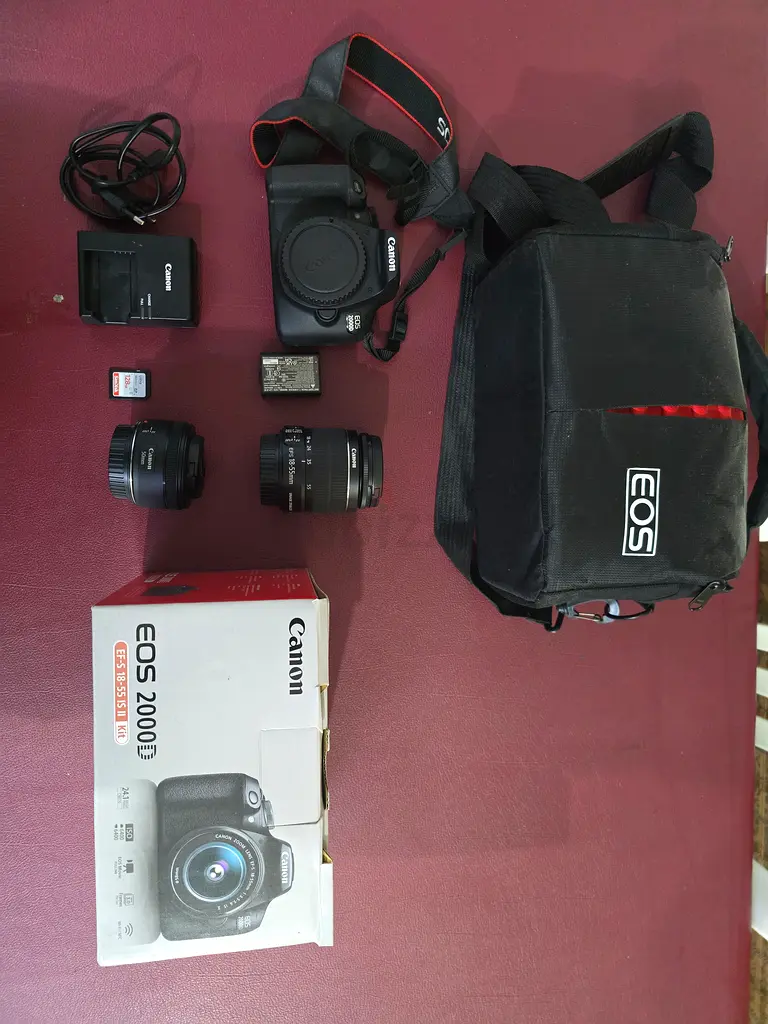 Canon EOS 2000D63233636812417111