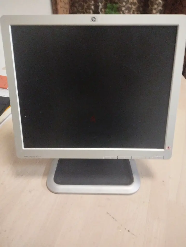HP Compaq LE1711 - 17 inches63256067745409111