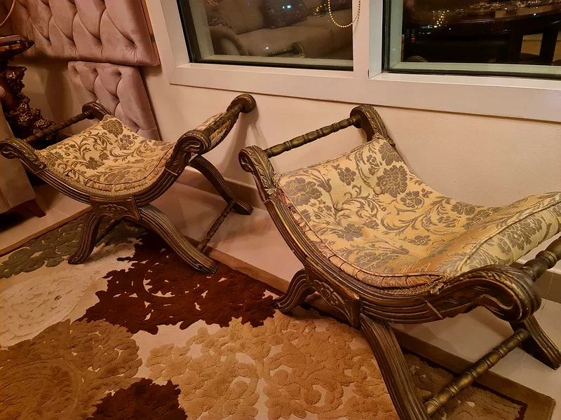 كراسي خشبية قديمة63191601660033112