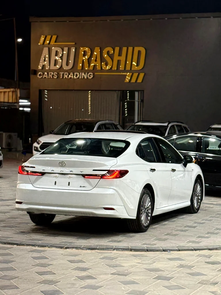 Toyota Camry Hybrid/Luxury 202563147211725314113