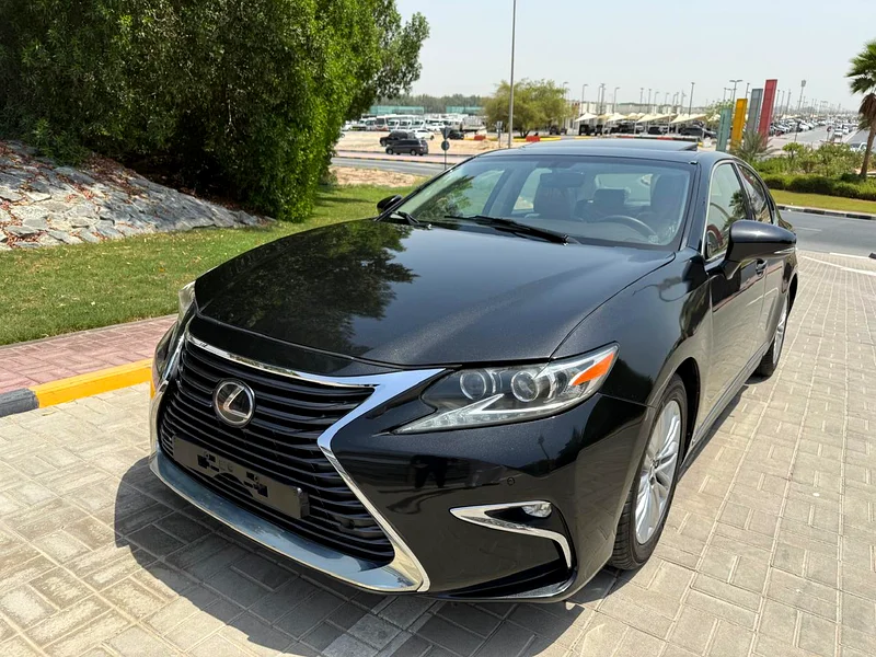 LEXUS ES350 2018 GCC FULL OPTION WITH SUNROOF CROSS CONTROL LEATHER SEATS VERY CLEAN CAR GOOD CONDITION63168494931330110