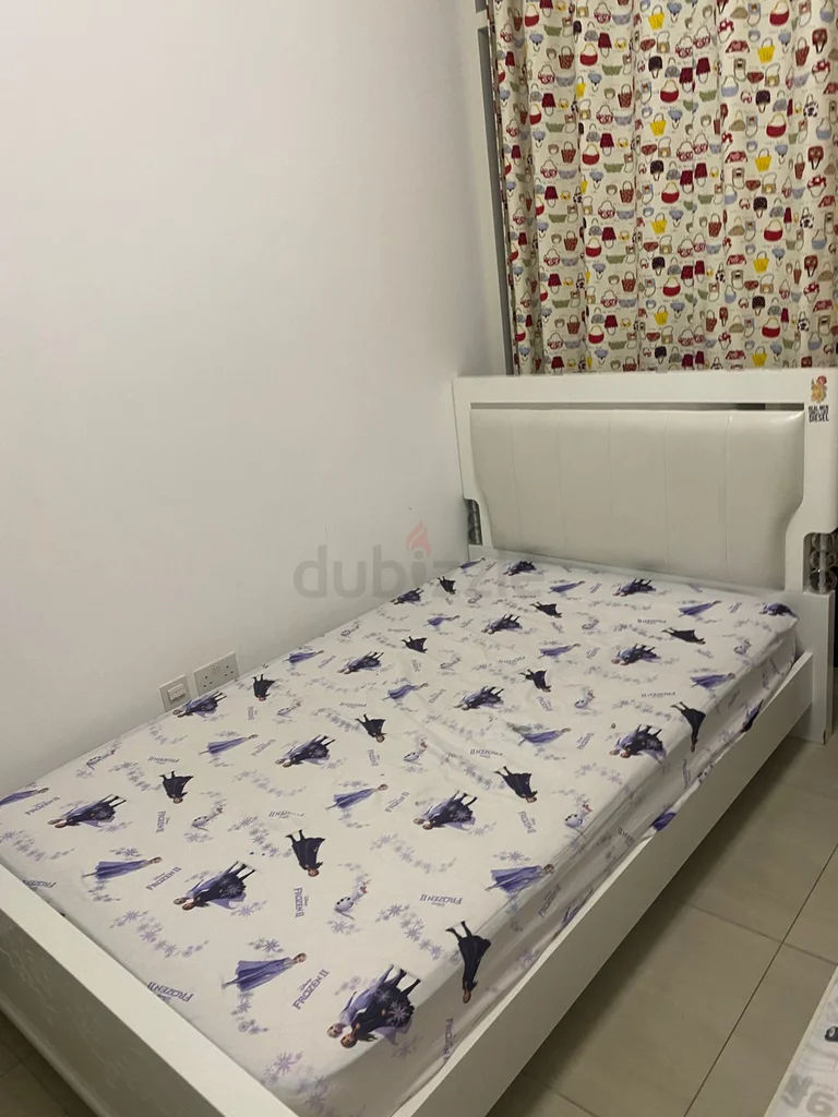 سريران مع مرتبة مجموعة غرفة نوم أطفال charmante - أسرّة  
مبيت جميل!62867839800322111