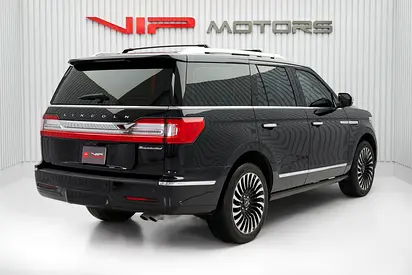 صورة 4 لـ 2021 Lincoln NAVIGATOR