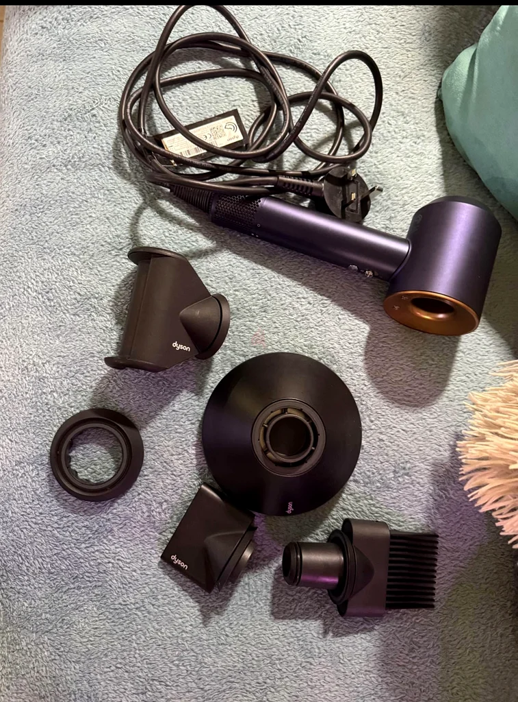 Dyson supersonic hair dryer63242688500737111