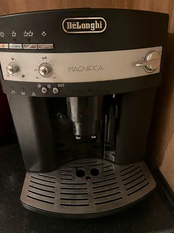 Delonghi magnfica coffee machine