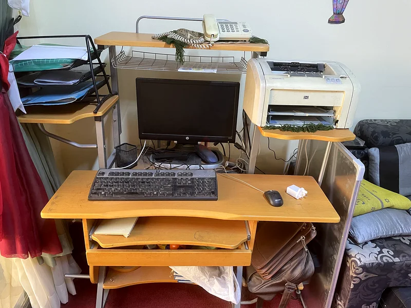 Computer with table for sale63254493287299111