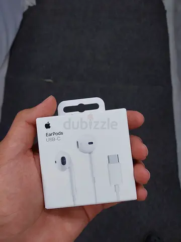 Sleek Apple USB-C EarPods - Clear Sound  Convenience!