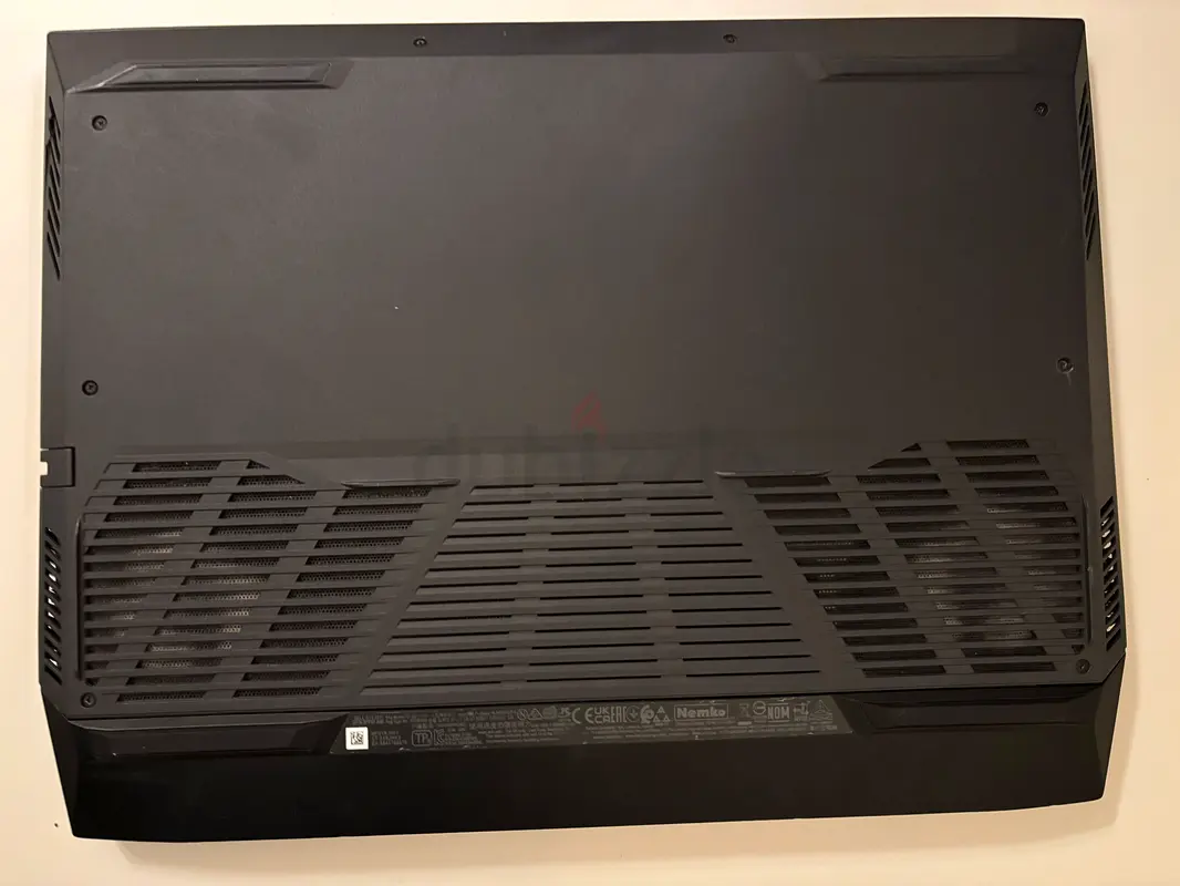 Dell Laptop - Sleek Design and High Performance63255527544578113