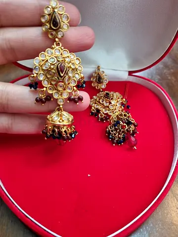 Wedding jewellery (necklace and earrings)