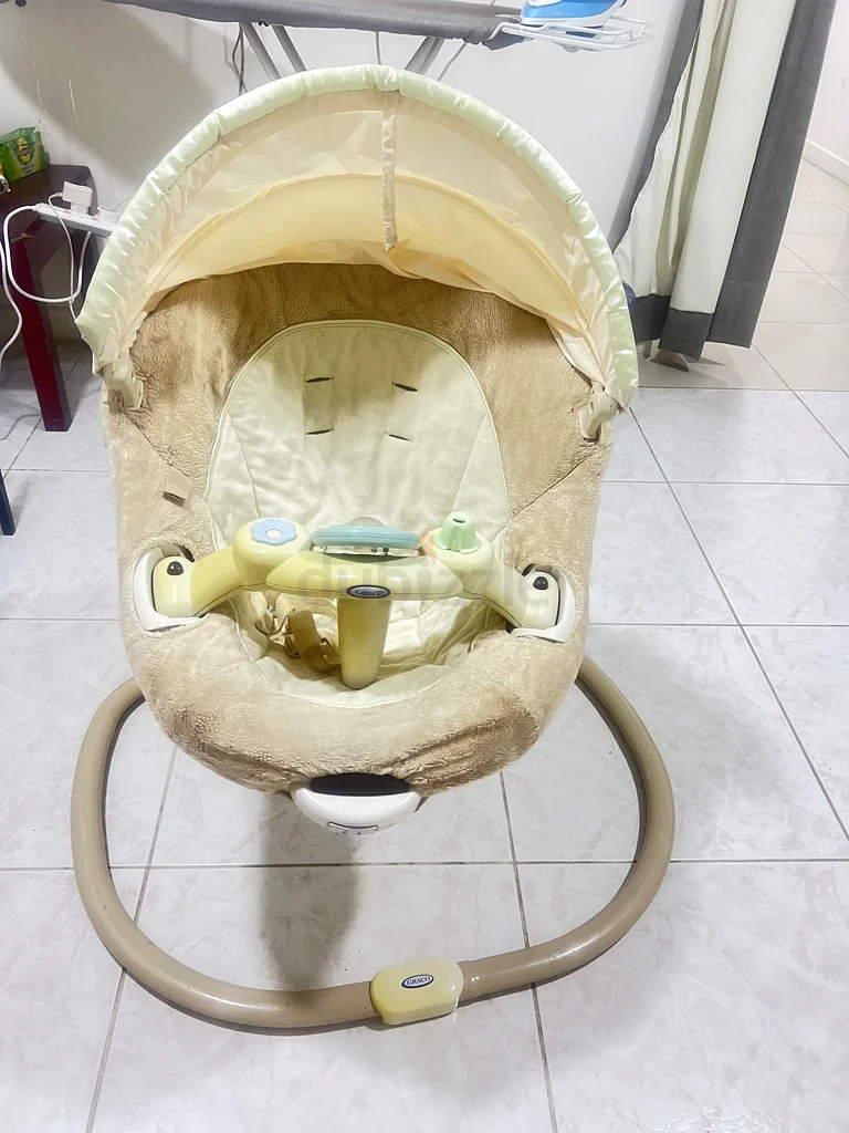 Cozy Baby Swing for Sale - Perfect for Your Little One!63206390038531119