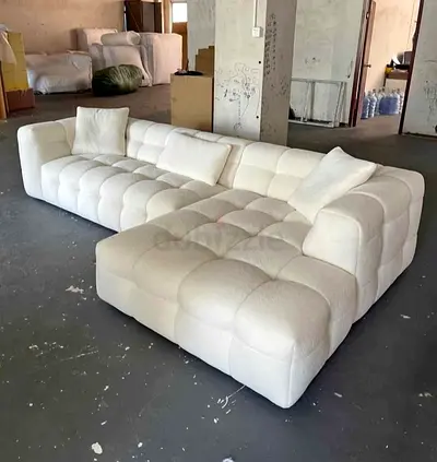 Stylish Modern Chic White Sofa - Perfect for Any Living Space!