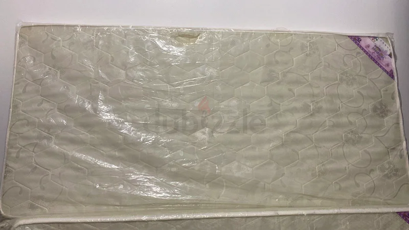 مرتبة طبية بحجم السرير الواحد - حالة رائعة!63184717170050111