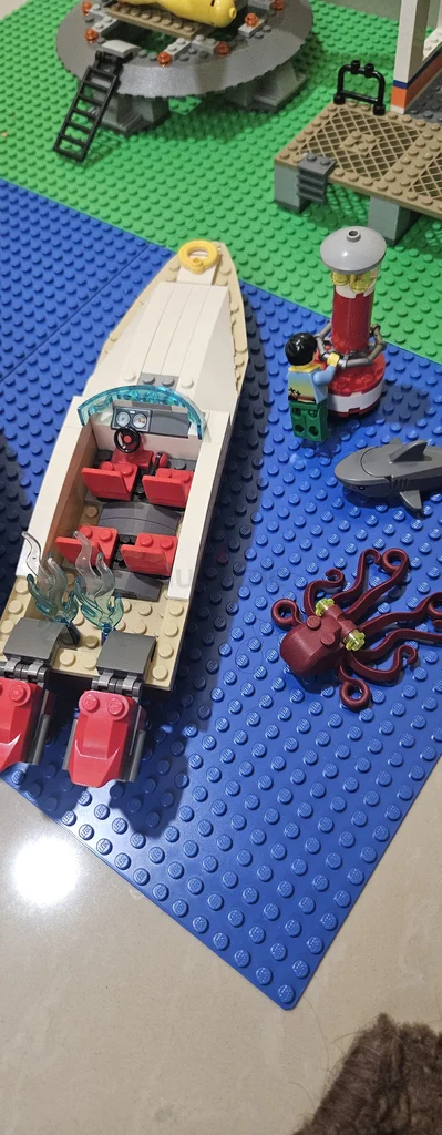 LEGO CITY 60167 Maritime Rescue Team and Command Base Boat62863824540161111