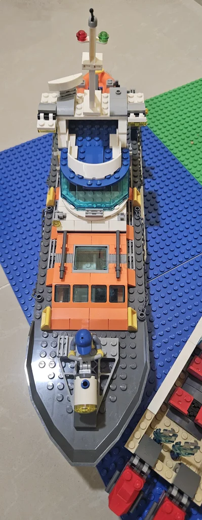 LEGO CITY 60167 Maritime Rescue Team and Command Base Boat62863824540161114