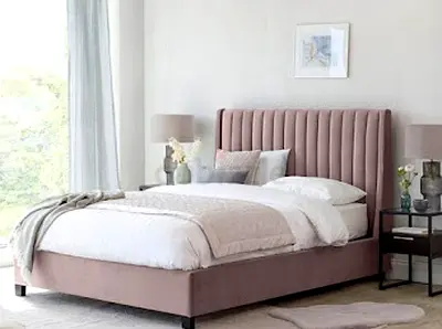Elegant Modern Bed with Stylish Headboard