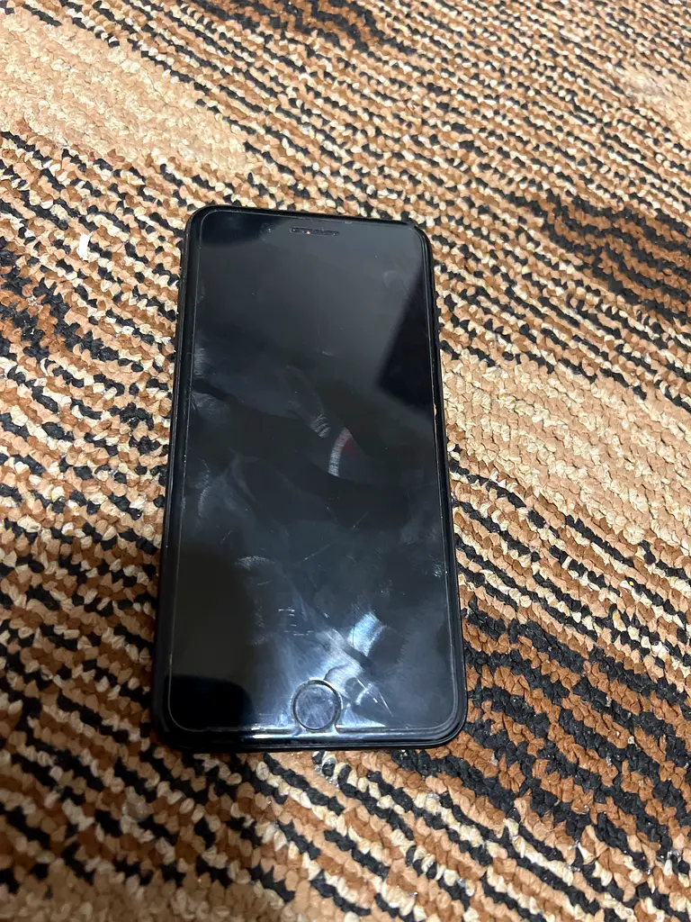 آيفون 7 بلس 128 جيجابايت للبيع