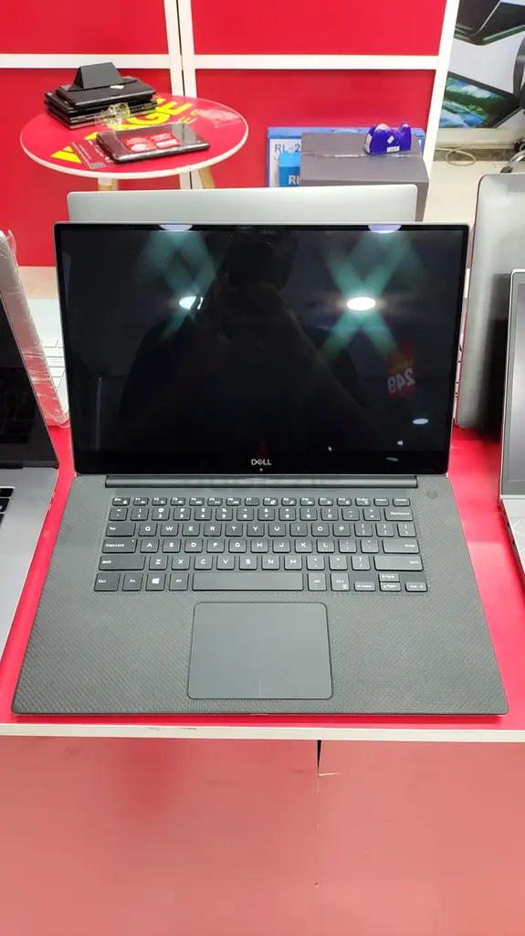Dell Laptop - Sleek Design and Powerful Performance!63255527574403113