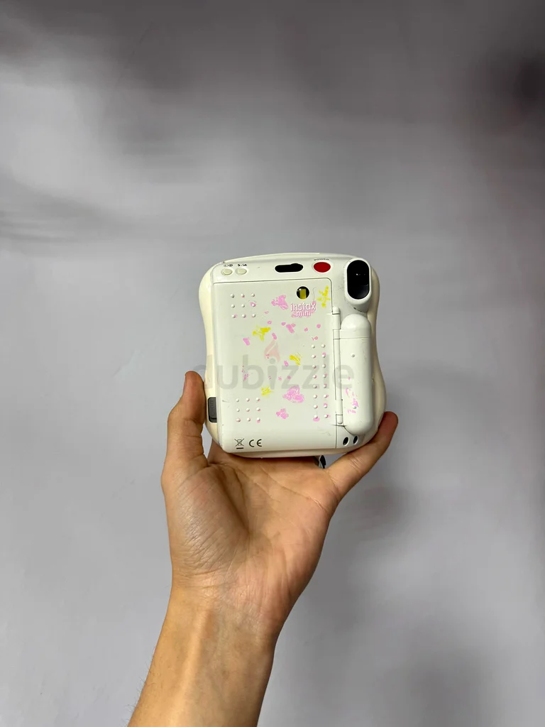 Vintage Instant Camera - Capture Moments in Style!63235112353026117