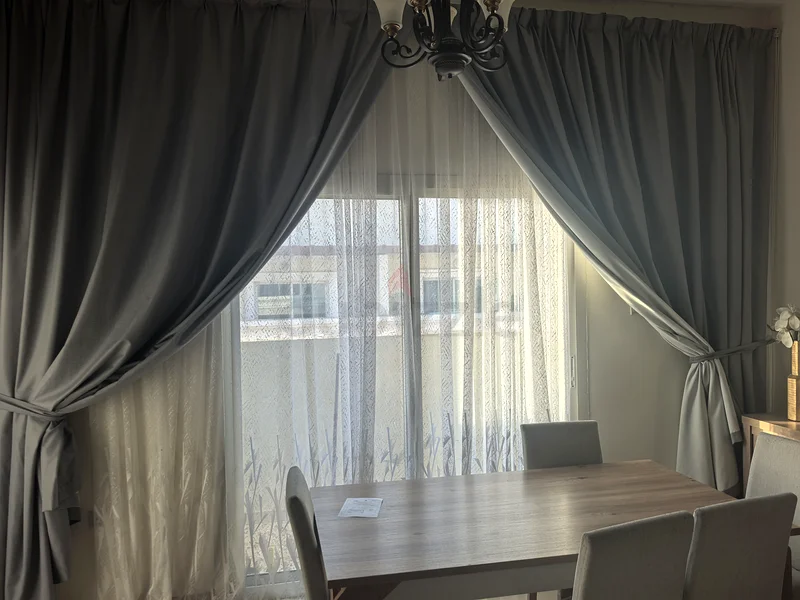 ستائر رمادية أنيقة لديكور منزلي أنيق63220820463107111