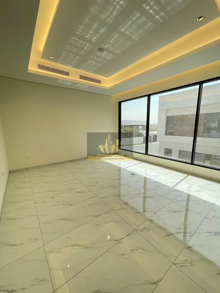 فيلا للإيجار في الخوينيج 2 مع متاجر منفصلة و5 غرف نوم رئيسية62937619153667111