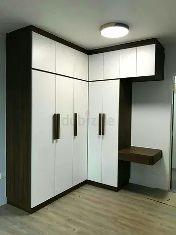 Corner cupboard