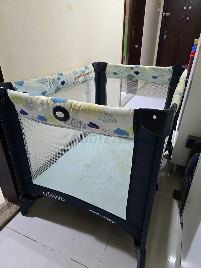 Graco Pack n Play Portable Travel Crib - Like New!63206393038850112