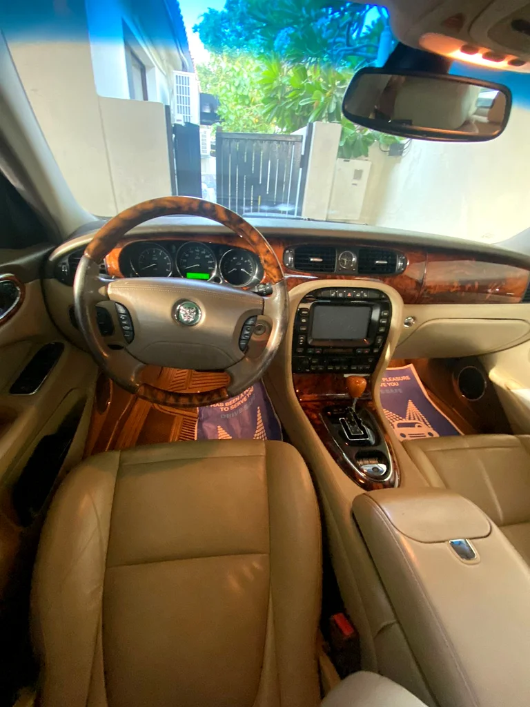 Jaguar XJL (Long Wheel Base)63221823312385114