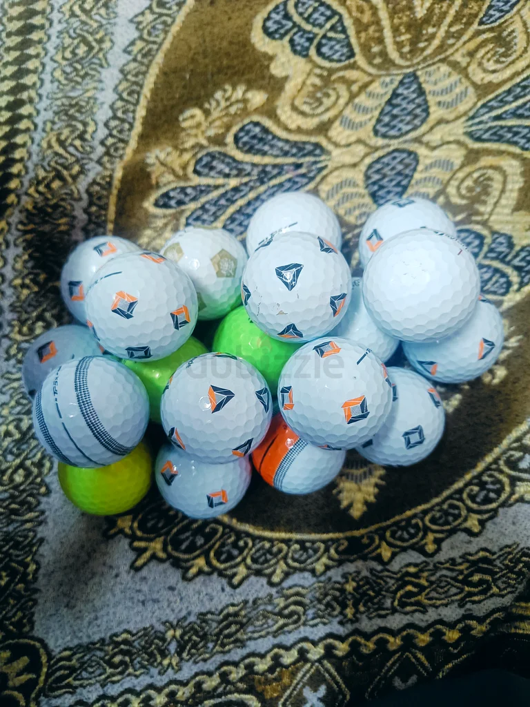 كرات غولف تيتليست برو في1 إكس وتي بي5 متوفرة للبيع!63246748172291111