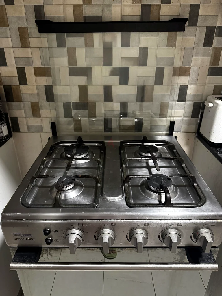 Efficient and Stylish Gas Range for Your Kitchen!63168524780931112