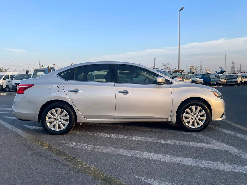2018 Nissan Sentra S 1.8L V4 MidOption+ Economical Car63170389829763114