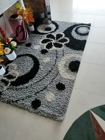 2- Stylish Rugs/ Carpets