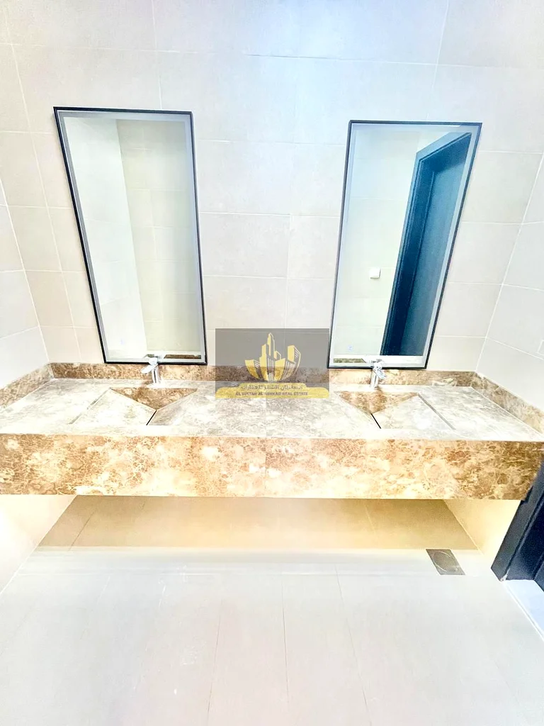 فيلا للايجار، 5 غرف نوم رئيسية، في الخوانيج ٢62937619171330113