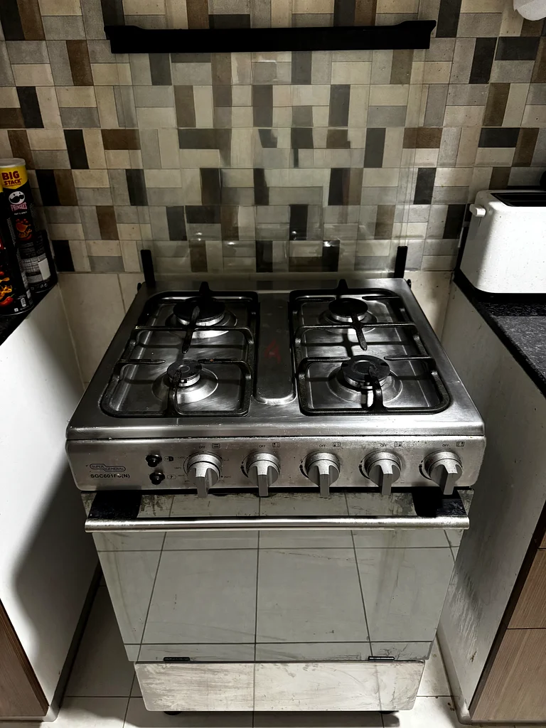 Efficient and Stylish Gas Range for Your Kitchen!63168524780931111