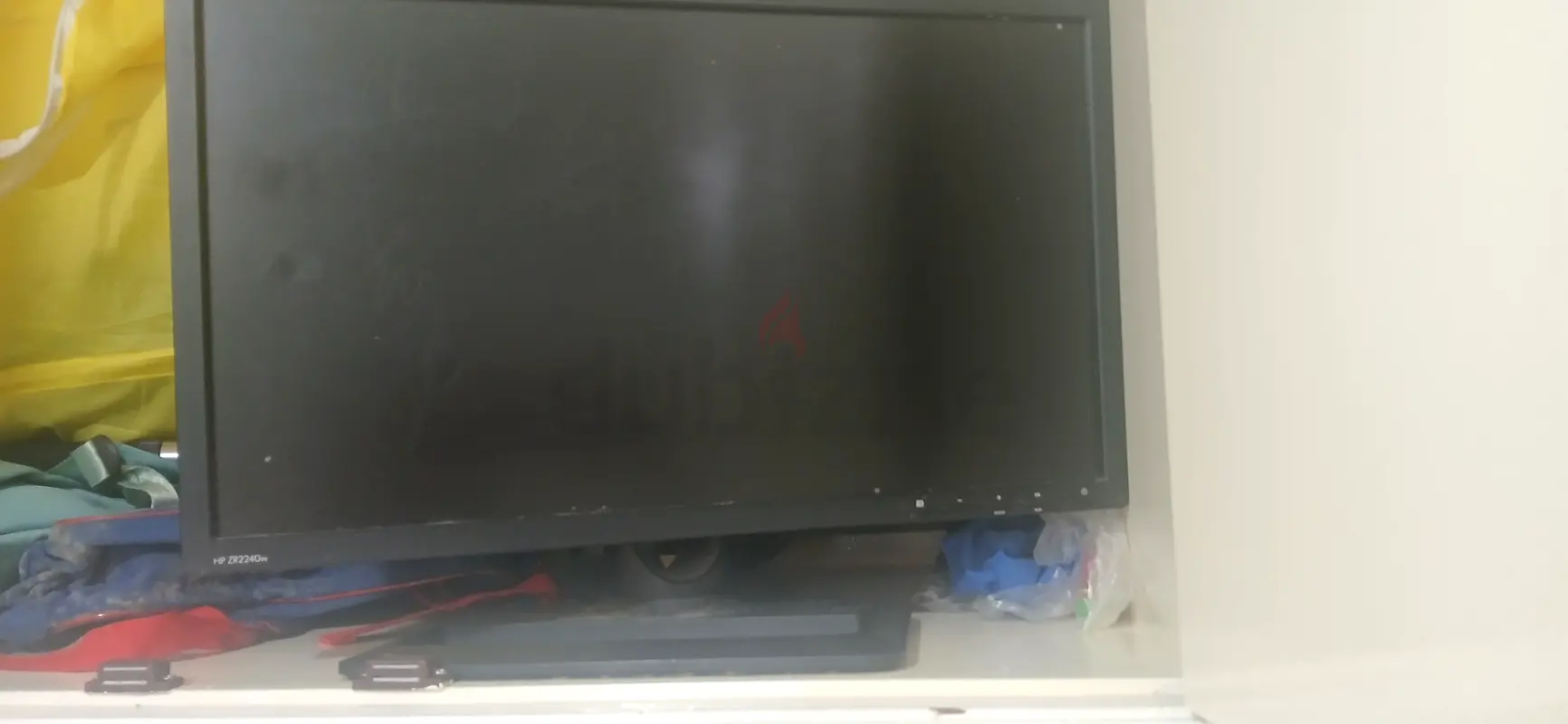 Sleek 24-inch LCD Monitor for Sale!
