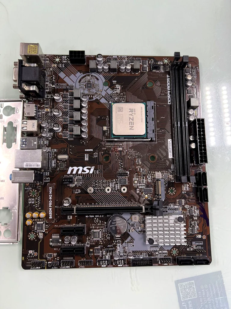 معالج AMD RYZEN 3 3200G ولوحة أم MSI B450M63257114507138111