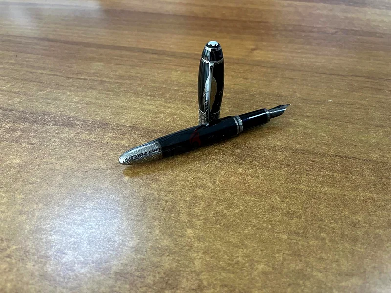 MONTBLANC FOUNTAIN PEN WRITERS EDITION DANIEL DEFOE63224832108289111