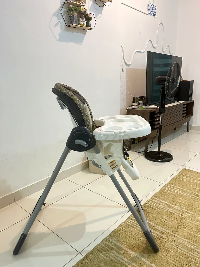 Comfortable High Chair for Your Little One63204864985602111