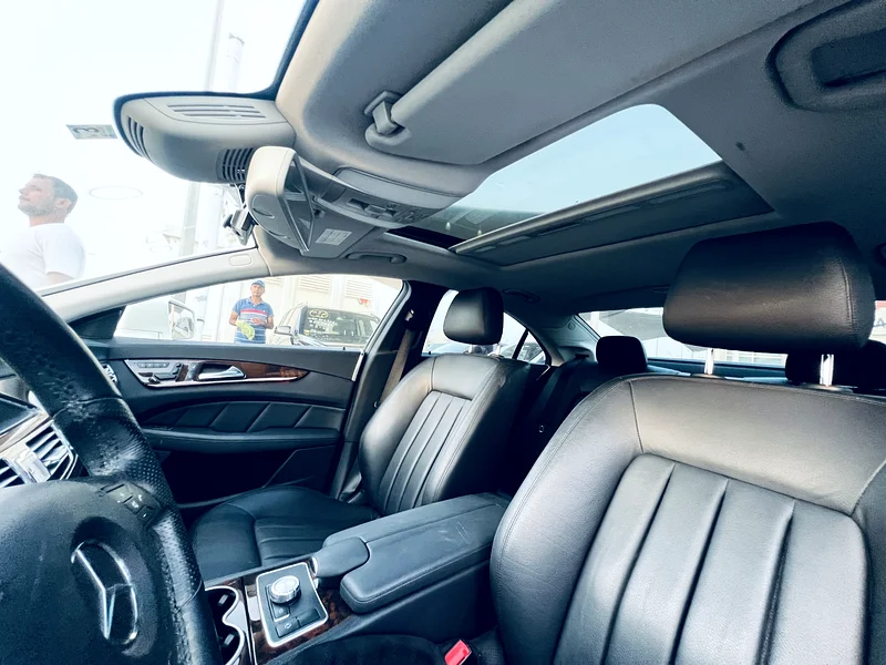 Mercedes-Benz CLS 350_Year 2012_Kms 104000_Fresh japan import_V6_sunroof_vcc paper_No accident63164313818498111