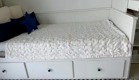 Ikea hemnes day bed and mattress