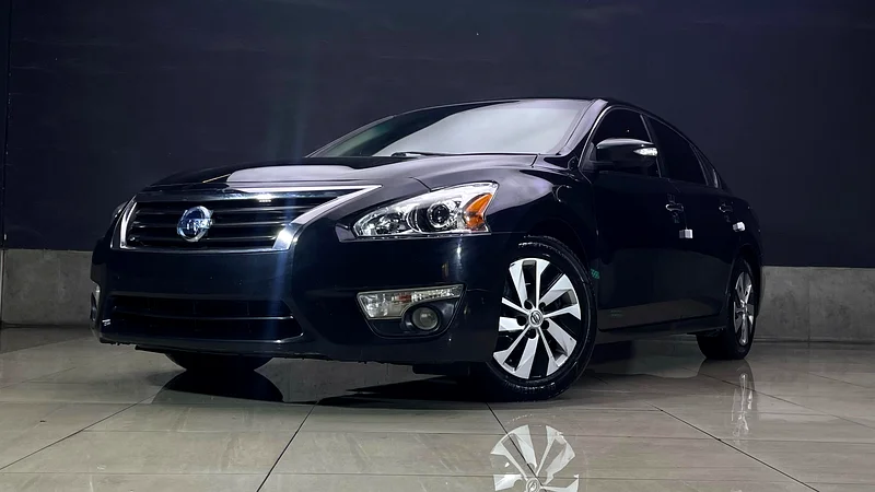2013 Nissan Altima S Full Option (Sunroof) - Minor damage - Excellent Condition - Fresh Import63147685621251114